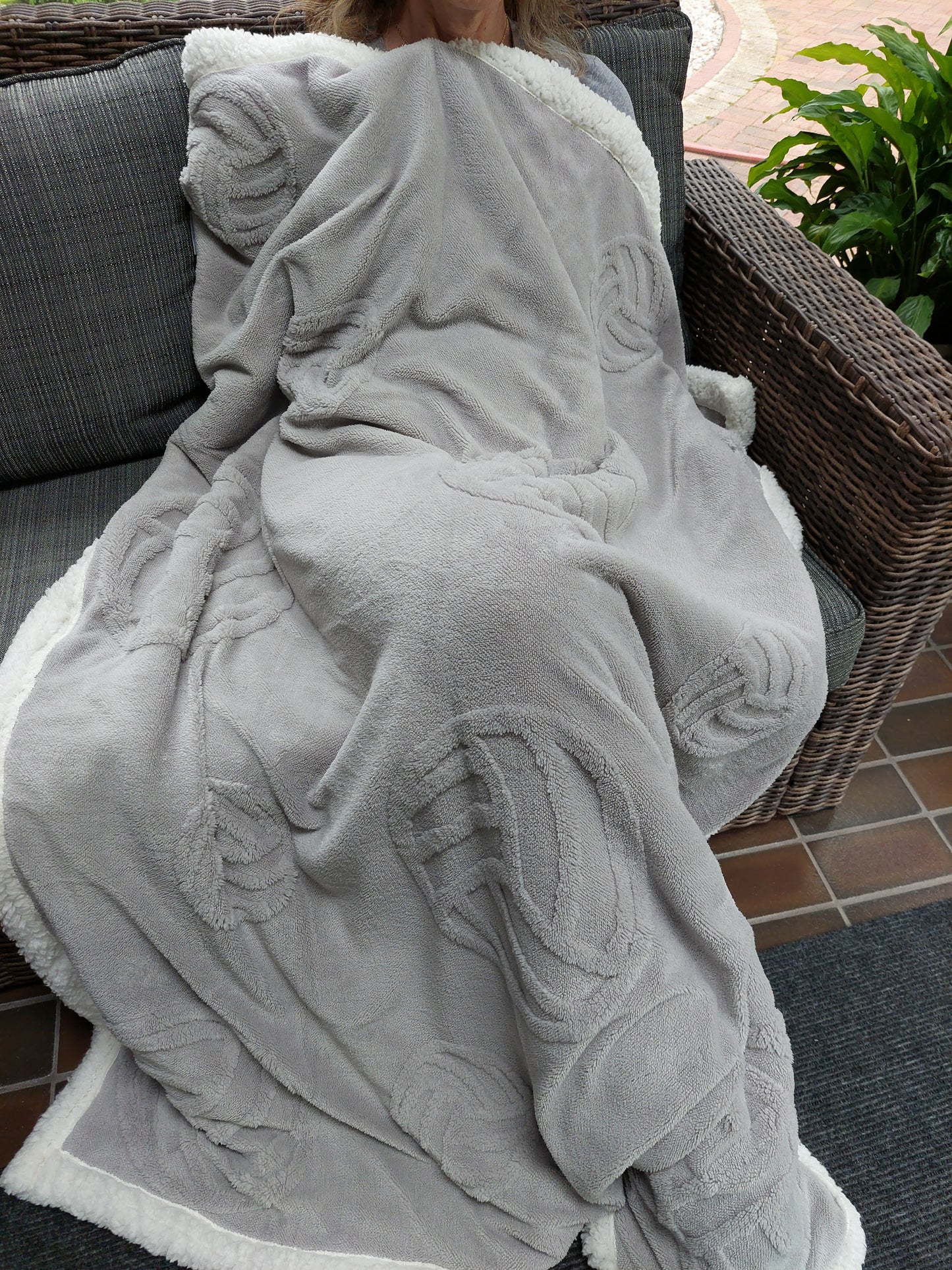 Volleyball Blanket, Throw Blanket, 3-Dimensional Design, Super Soft Velvety Top Side, Cozy Sherpa Backside, Sports Decor